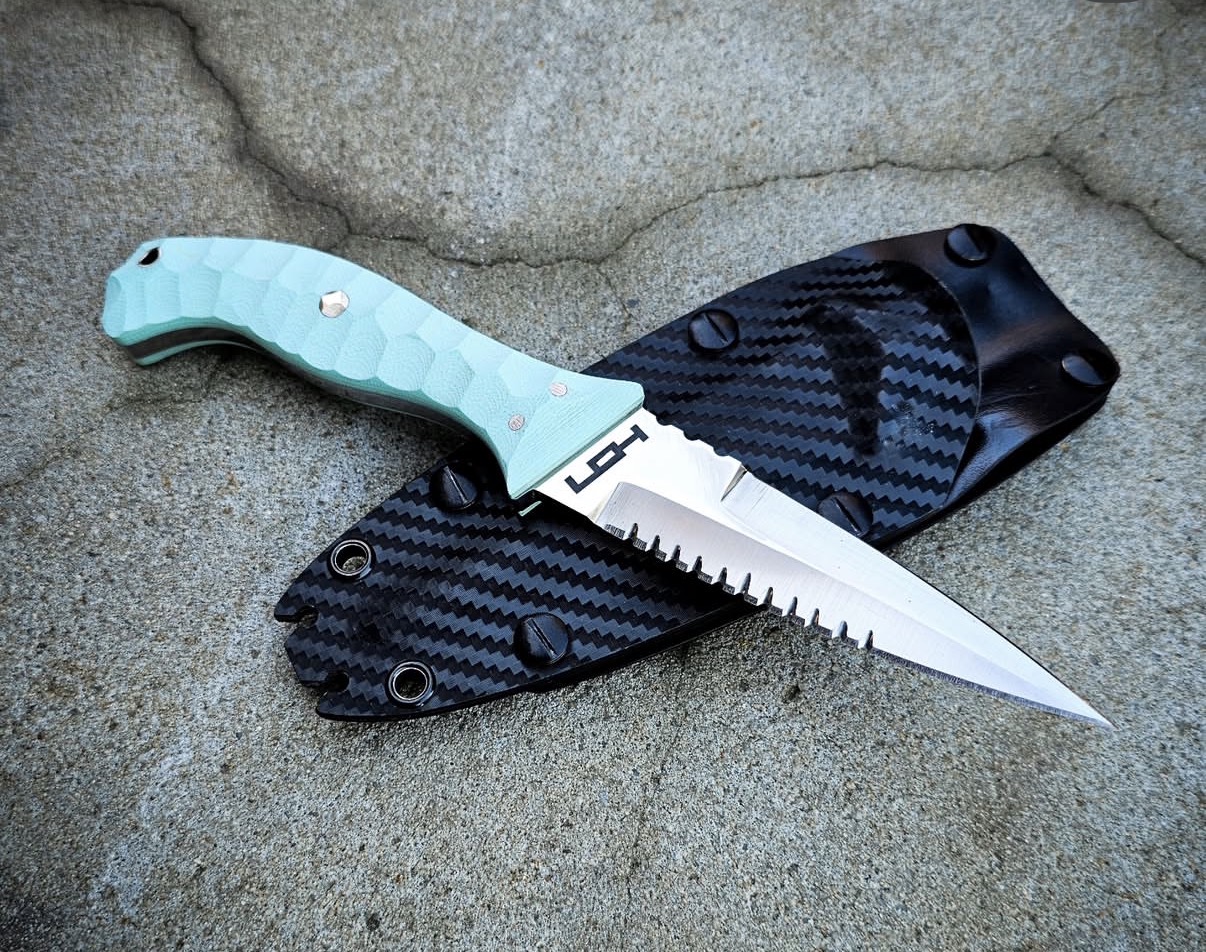 Dive dagger with teal G10 handle